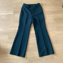 ユニクロ　スマートフレアパンツ　ダークグリーン