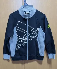 adidas　スウェットパーカー　130