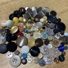 レトロカワイイ❤️ボタン100個以上多色 デザイン　まとめ売り