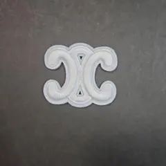 ホワイト 二重C型モチーフ ワッペン