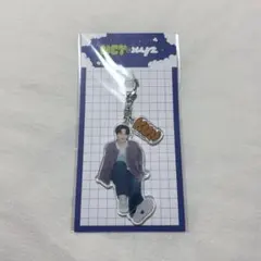 威神V WayV クン WayV LAND アクリルキーホルダー - メルカリ