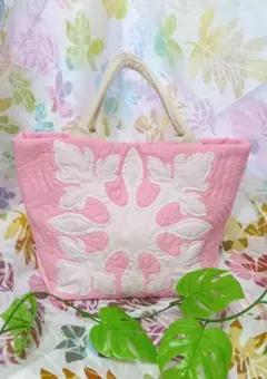 ハワイアンキルトのクラウンフラワーのトートバック