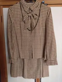 レリアン〜未使用 ブラウン チェック花柄 セットアップスーツクリーニング済み9号