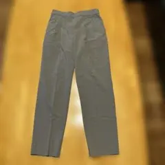 グレー プリーツ入りスラックス ウエストゴム