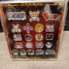 ONE PIECE ワンピース　缶バッジディスプレイスタンド