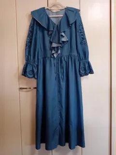 ドットアンドストライプス　チャイルドウーマン　デニムワンピース　フリル刺繍