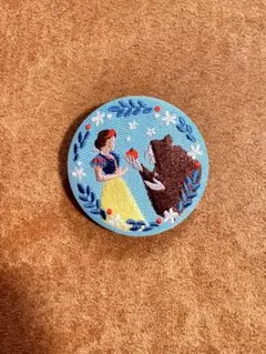 ディズニー 刺繍缶バッジ 白雪姫