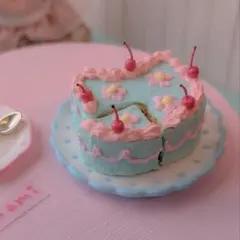 ミニチュアケーキ☆ハンドメイド☆猫型ケーキ☆デコケーキ☆さくらんぼ