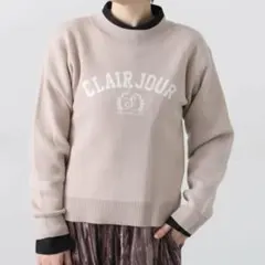 Lugnoncure ベージュ ロゴ入りニットセーター