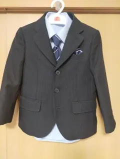 【キッズ　フォーマルスーツ】ワイシャツ・ネクタイ付き　110cm