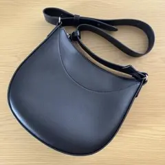 美品【UNIQLO/ユニクロ】ブラック ショルダーバッグのサムネイル