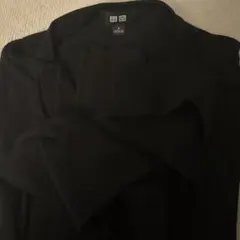 ユニクロ　黒 セーター S
