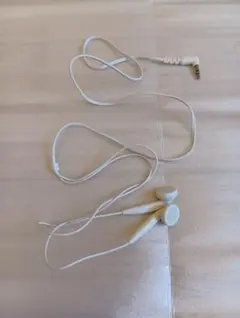 白いイヤホン 有線イヤホン 　動作確認済み