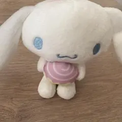 シナモロール　おすわりぬいぐるみキーホルダー