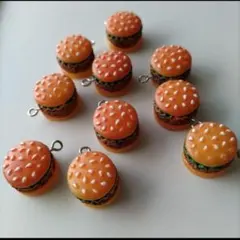 No.608 ハンバーガーチャーム 10 個セット カン付き ハンドメイドパーツ
