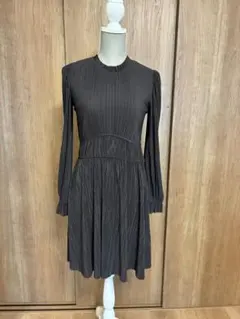 ZARA ダークグレー プリーツ ワンピース