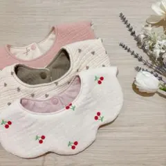 〈No.125〉ハンドメイド花びらスタイ3p枚セット