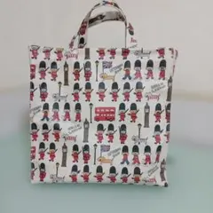 コットンこばやし　兵隊ねこ　ラミネート生地　B5トートバッグ　ハンドメイド