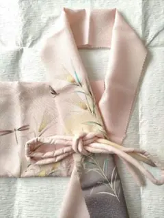 淡いピンク 植物柄 帯揚げ 帯締め 丸ぐけ 半襟 三点セット