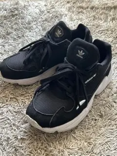 adidas ファルコン 25cm