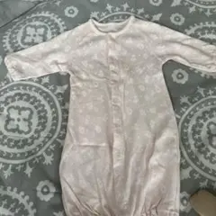 ピンク色新生児ロンパース　50〜70センチ　女の子