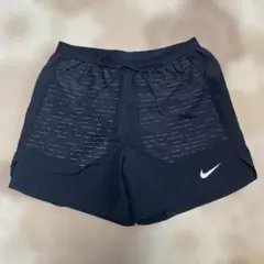 Nike ブラック ショートパンツ ストライプ