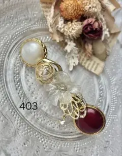 再販403 ヘアクリップ　ハンドメイド　ヘアアクセ　レッド　ゆらゆらストーン