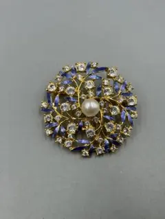 256ヴィンテージ　金色の花デザイン ブローチ