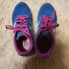 New Balance 青/ピンク スニーカー　21.5㌢