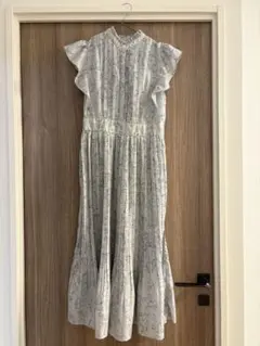 トッコクローゼット ラインフラワープリーツマキシワンピース