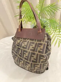 FENDI 折りたたみ可　ハンドバックのサムネイル