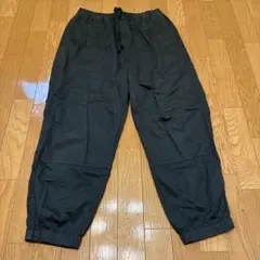 カーキカーゴパンツ ユニクロ