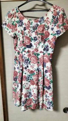 CECIL McBEE フラワープリント 半袖ミニワンピース