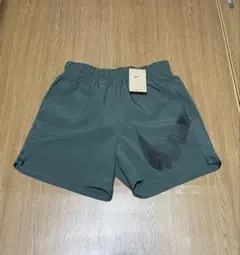 NIKE ランニングショートパンツ　インナー付　スウッシュ　グリーン 2イン1