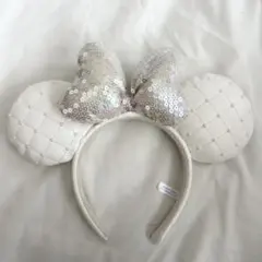 ディズニー カチューシャ 白 パール キルティング スパンコールリボン