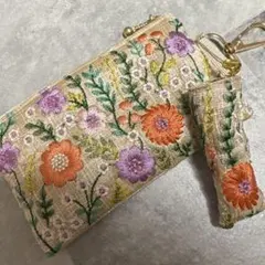 インド刺繍リボン　ハンドメイドポーチ　リップ入れ付き