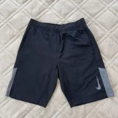 Nike DRI-FIT 半ズボン Sサイズ 130-140cm