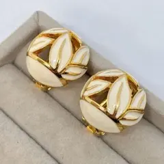 Item thumbnail for item 58b7be5d-6cf7-4580-8dd4-7e7181b1252f