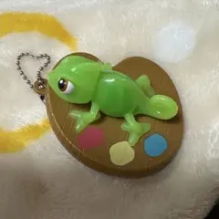 ラプンツェル　パスカル　光るおもちゃ