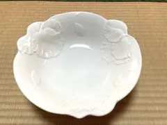 ⭐️有田焼⭐️ 花彫刻 ホワイトボウル 丸型
