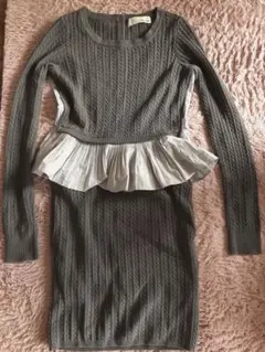 Lily Brown グレーセットアップ フリル付き