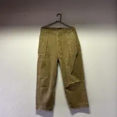 ベージュ ワークパンツ