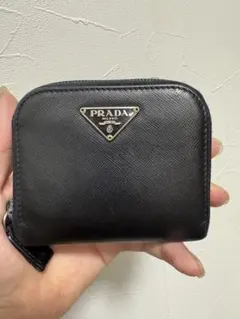 PRADA ブラック 二つ折り財布のサムネイル