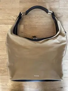 人気　グッチ　ベージュ キャンバス✖️レザー　ハンドバッグ　シェリーライン