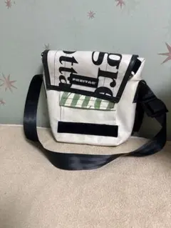 【最終値下げ】FREITAG ボディバッグ ブラック/グリーン 最終値下げ】FREITAG ボディバッグ ブラック/グリーン 最終値下げ
