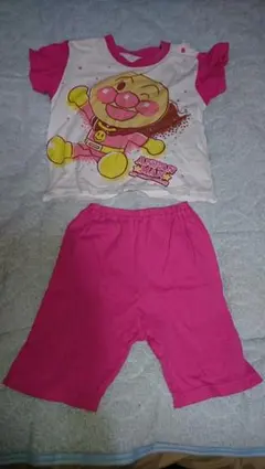 中古です！９０㎝　アンパンマン半袖ピンクパジャマ
