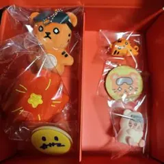 古川慎 ししあんぐり A賞 ダイカットクッション 他 - メルカリ