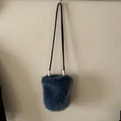青いファー巾着型ショルダーバッグ　ローリーズファーム