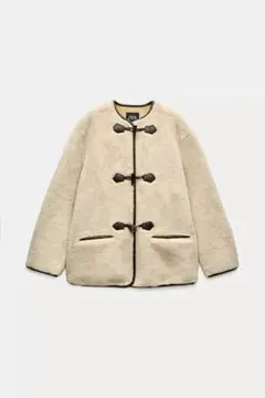 ZARA】フェイクファートグルボタン ジャケット新品タグ付き フェイクファー トグルボタン ジャケット - バーガンディ | ZARA