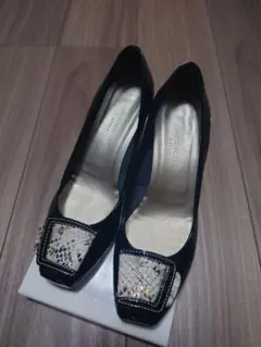 黒エナメルパンプス　トラサルディ　24